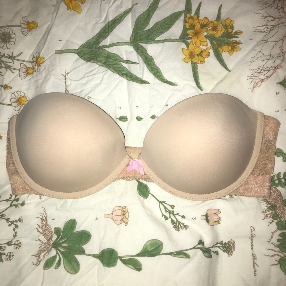 Convertible/strapless Xhilaration bra. Nude.